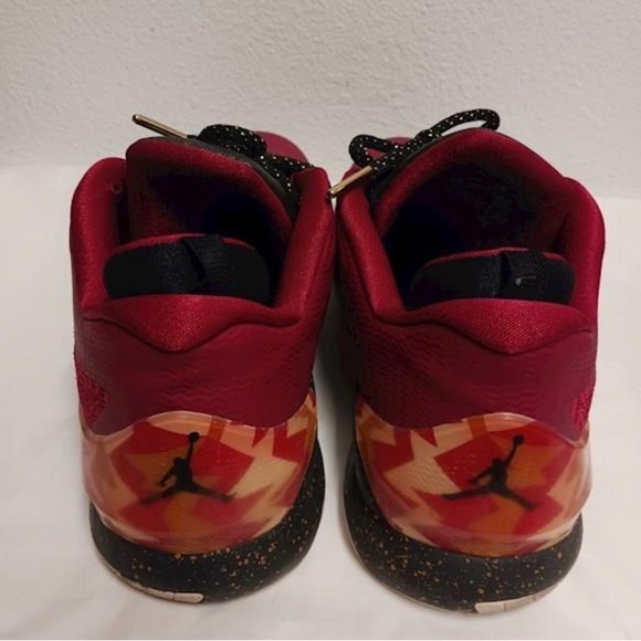 NIKE AIR JORDAN CP3.VIII CHRISTMAS
718448-625 Used - Picture 3 of 4